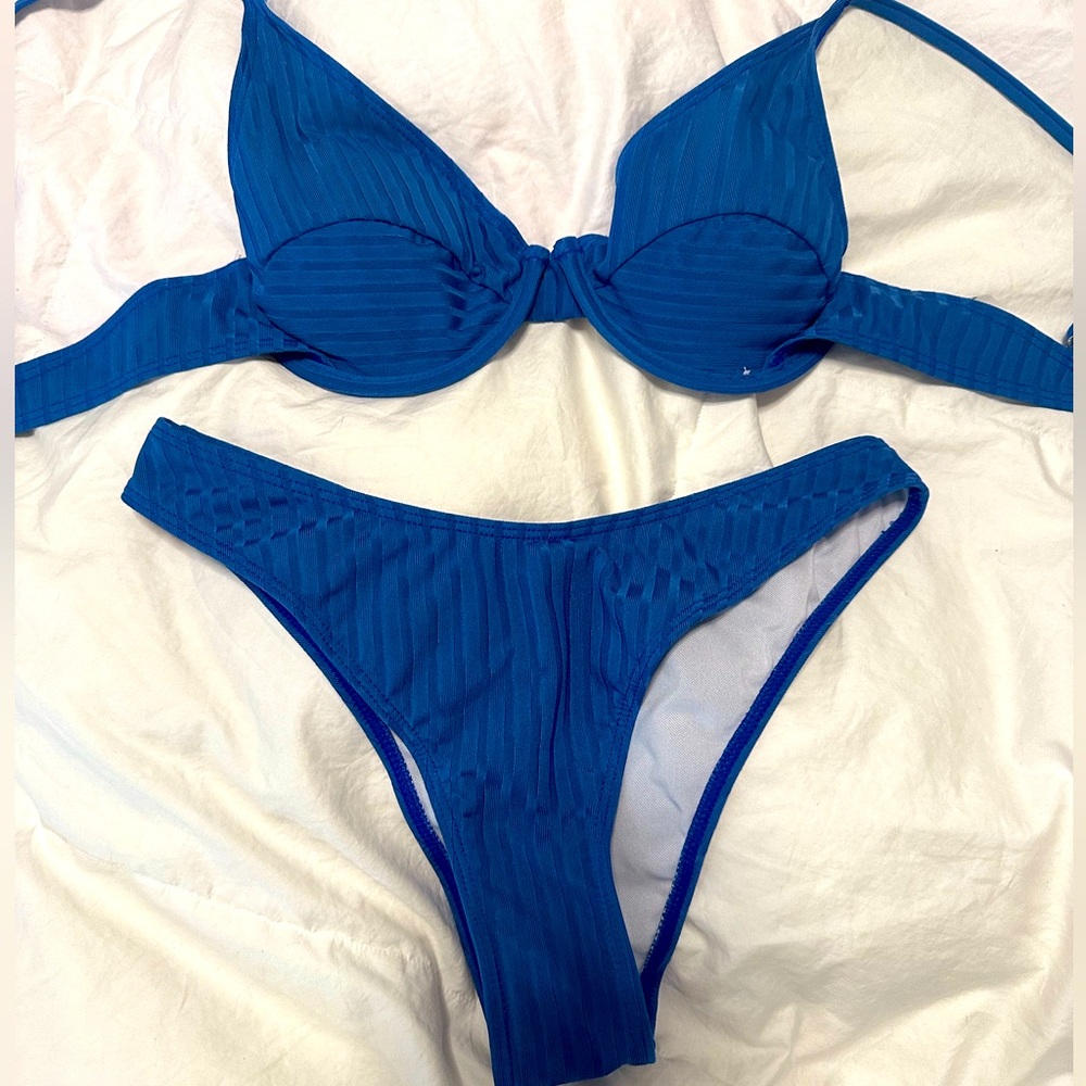 women’s solid blue ribbed bikini